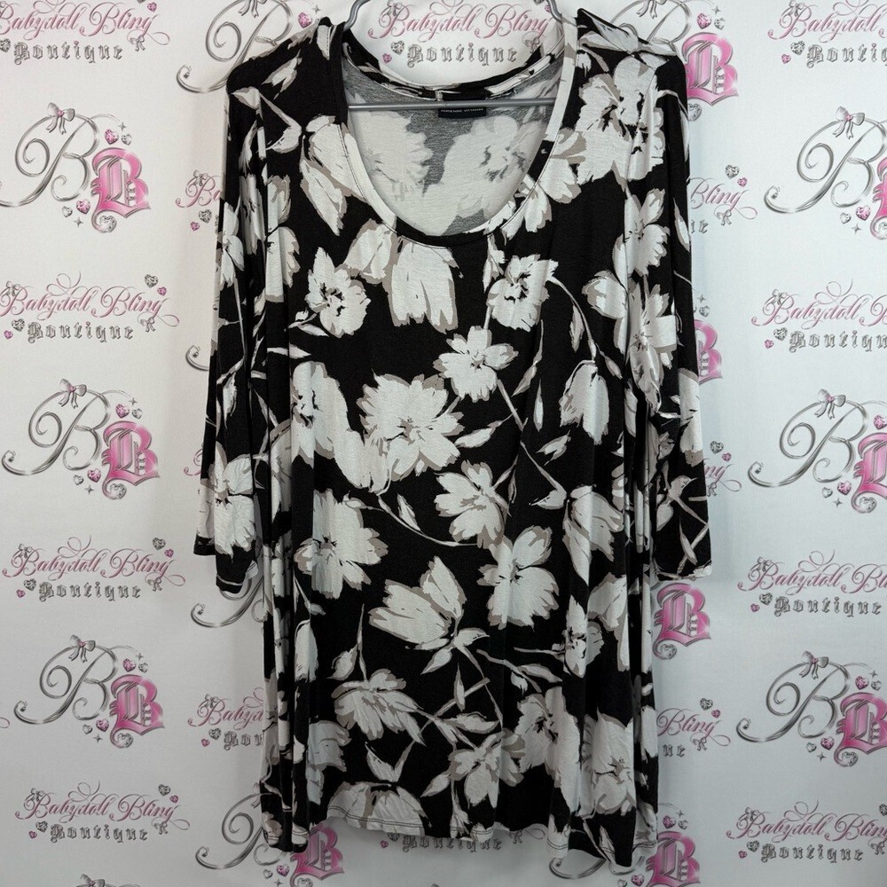 Adrienne Vittadini dress mini or long top beige Black and White Floral Blouse